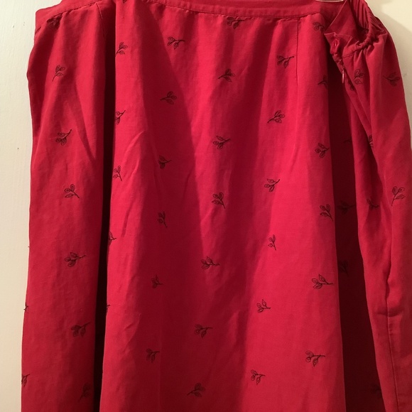 Plus size skirt 22W with embroidery detail, elasticized waistband + side zipper - Picture 5 of 8